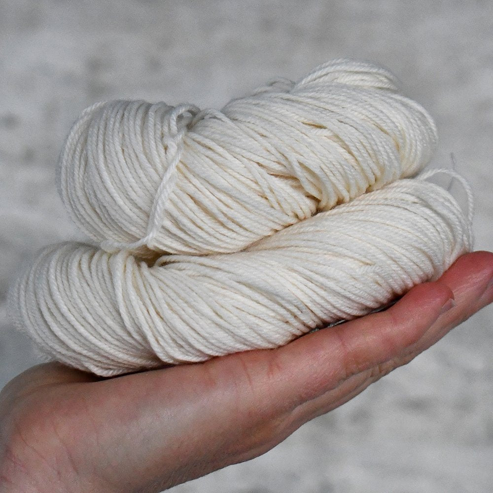 Undyed - SW Merino/Nylon DK